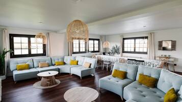 Een televisie en videogames