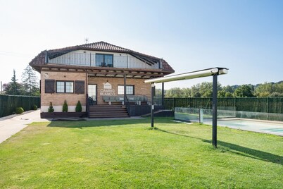 Country House 'Camino Blanco' with Private Pool, Shared Terrace and Air Conditioning