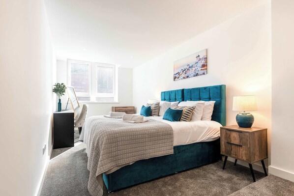 1 bedroom, desk, iron/ironing board, WiFi