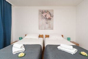 2 bedrooms, iron/ironing board, free WiFi