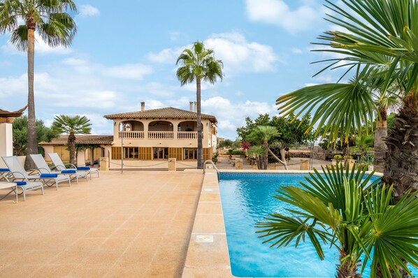 Pool - Villa 'Ignaci' with Private Pool, Private Terrace and Wi-Fi (Santa Margalida)