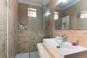 Shower, towels