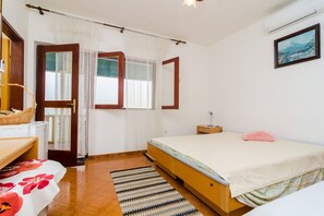 1 bedroom, iron/ironing board, free WiFi