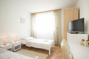 2 Schlafzimmer, Bügeleisen/Bügelbrett, kostenloses WLAN