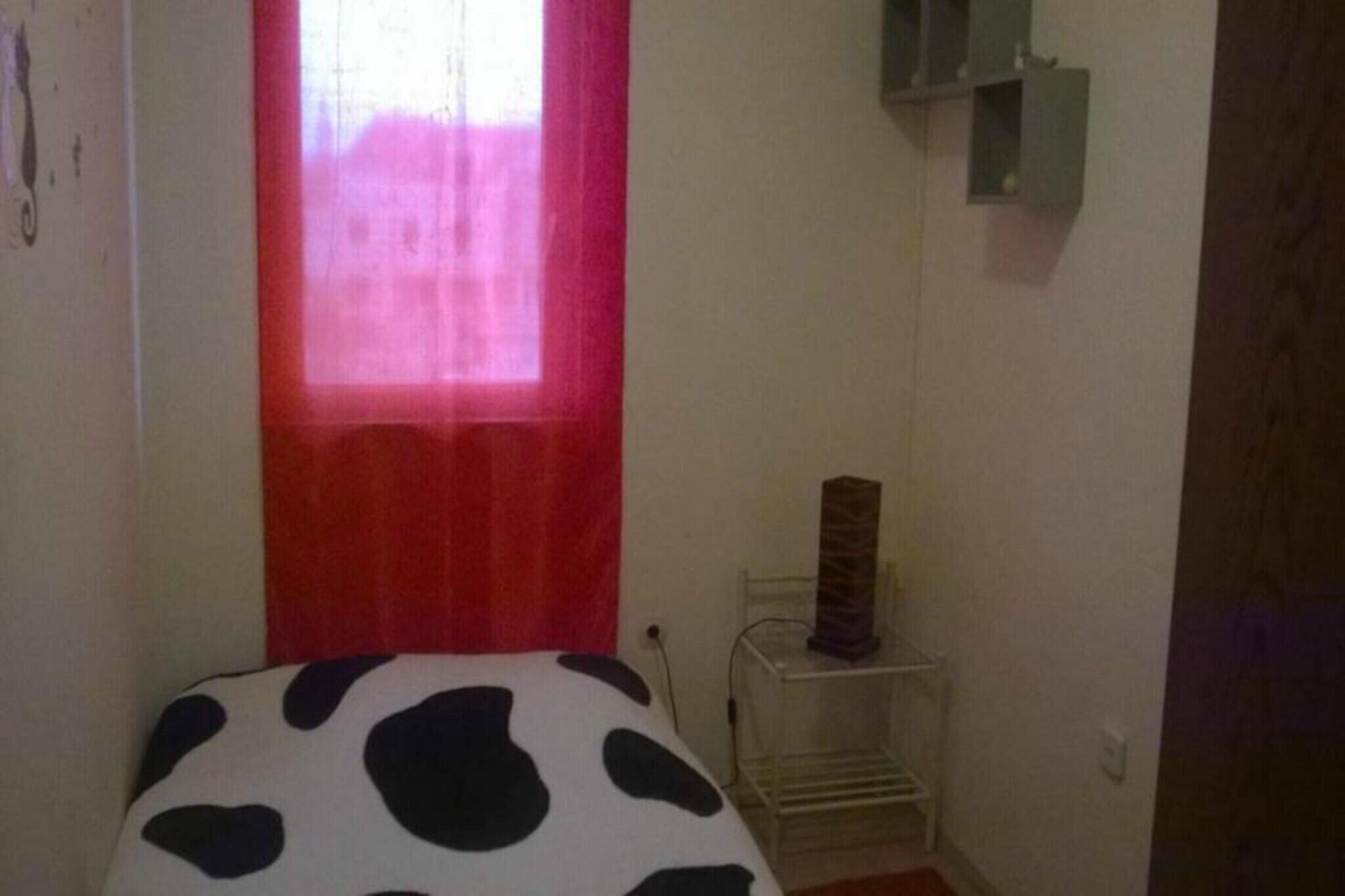 2 bedrooms, iron/ironing board, free WiFi