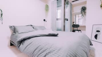 1 habitación, escritorio, tabla de planchar con plancha y wifi gratis