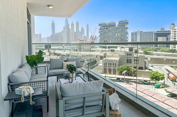 Balcony - HiGuests - Azure Residences (Dubai)