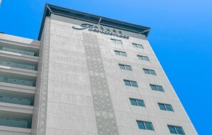 Front of property - HiGuests - Azure Residences (Dubai)