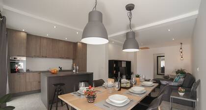 Apartments Martić - Three Bedroom Apartment with Balconies and Sea View - (ST)
