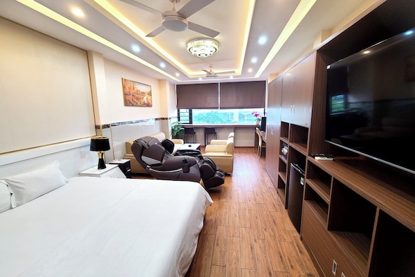 Escritorio y espacio para trabajar con laptop