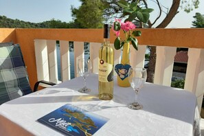Outdoor dining - Apartments Vinko Mljet- One-Bedroom Apartment with Terrace (A4) (Sobra)