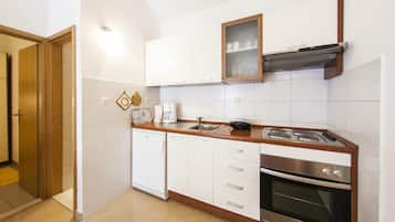 Kühlschrank, Ofen, Herdplatte, Toaster