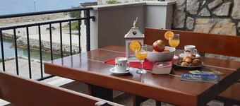 Apartments Cumbelic - One Bedroom Apartment with Balcony and Sea View A2