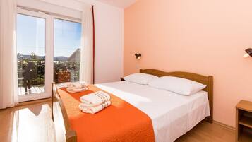 3 bedrooms, travel cot, free WiFi