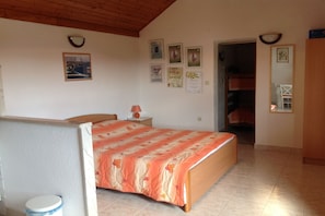 1 habitación, cuna de viaje y wifi gratis