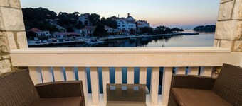 Apartment with balcony and sea view