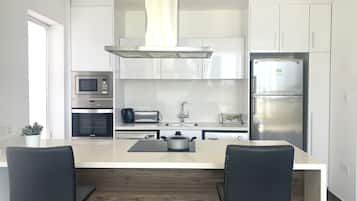 Luxury Villa, Nissi Pearl 2 | ์ ์ฉ ์ฃผ๋ฐฉ | ๋์ฉ๋ ๋์ฅ๊ณ , ์ ์๋ ์ธ์ง, ์ค๋ธ, ์ฟกํ