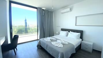 4 bedrooms, in-room safe, individually decorated, individually furnished