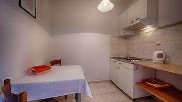 Refrigerador, parrilla de estufa y tostadora