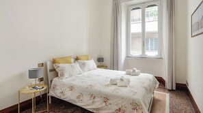 4 bedrooms, desk, iron/ironing board, travel cot