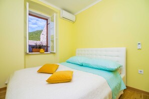 3 bedrooms, iron/ironing board, WiFi
