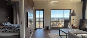 Newly built 4-bedroom apartment with amazing views and ski-in/ski-out!