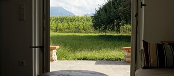 Oasis of peace with garden & mountain views near Salzburg