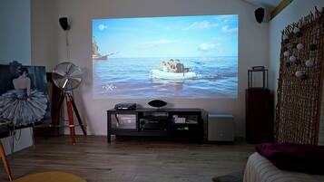 2 Schlafzimmer, Schreibtisch, Reisekinderbett, kostenloses WLAN