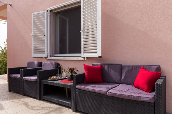 Terrace/patio - Apartment Ani - Two Bedroom Apartment with Terrace and Garden View (Banici)