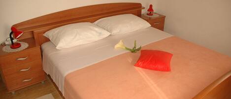 2 chambres, fer et planche à repasser, Wi-Fi gratuit