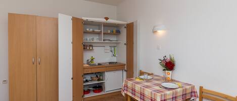 Kühlschrank, Herdplatte