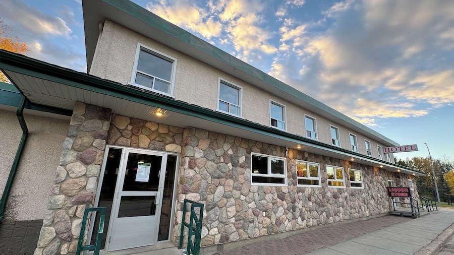 Breton Hotel
