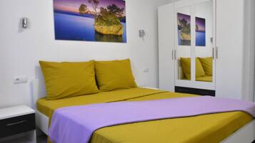 2 bedrooms, iron/ironing board, free WiFi