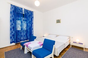 2 bedrooms, iron/ironing board, free WiFi