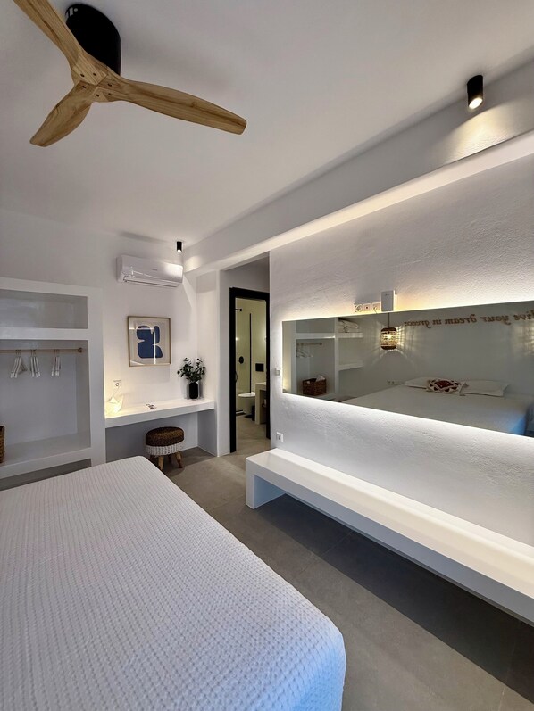 3 camere, una cassaforte in camera, una scrivania, ferro/asse da stiro