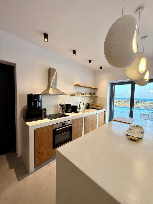 Fridge, microwave, oven, stovetop - Faragas Hill Euphoria Villa (Aliki)