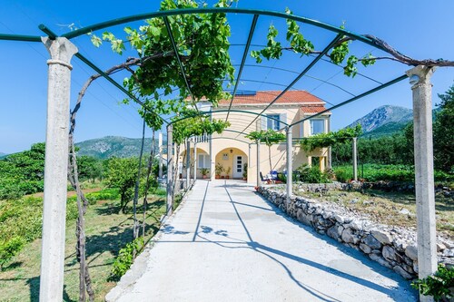 Apartment & Rooms Maždin - Triple Room with Balcony and Sea View ( Soba More )