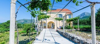 Apartment & Rooms Maždin - Triple Room with Balcony and Sea View ( Soba More )