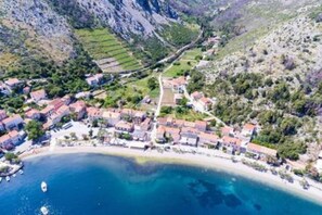 On the beach - Apartments Seafront Silence - Studio Apartment with Terrace and Sea View (Trstenik)