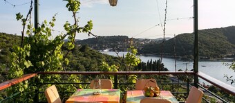 Bodul Vacation Apartment - Two Bedroom Apartment with Terrace and Sea View