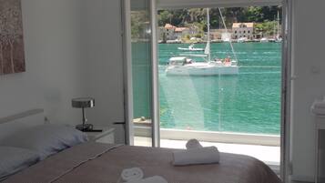 5 bedrooms, iron/ironing board, travel crib, free WiFi