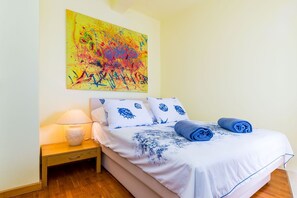 1 chambre, fer et planche à repasser, accès au Wi-Fi (inclus)