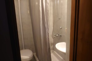 Bathroom - Villa Peragić - Triple Room (Molunat)