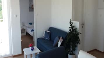 Smart-TV, Kamin, Tischtennisplatte