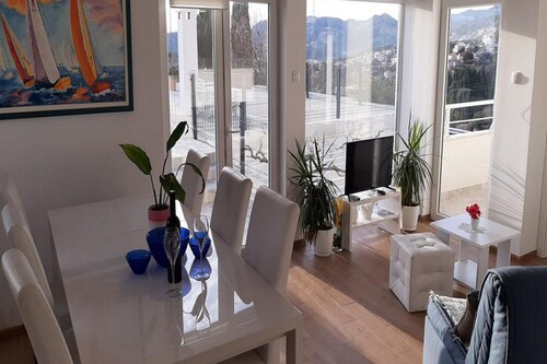 Villa Nika-Five Bedroom Villa with Pool