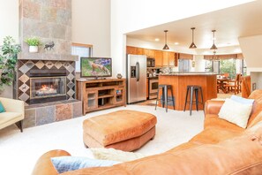 Fernseher, Kamin