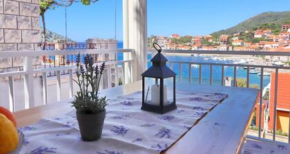 Apartments Peselj-Three Bedroom Apartment with Terrace and Sea View
