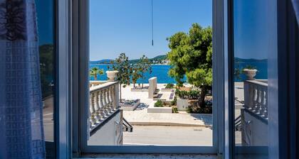 Villa Ro-Ma - Three Bedroom Villa with Terrace and Sea View