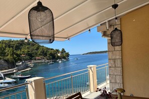 Property grounds - Apartments Korčula - Standard Two Bedroom Apartment with Terrace and Sea View (Seashell) (Prižba)