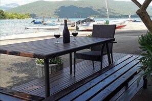 Outdoor dining - Holiday Home By The Sea (Ston)